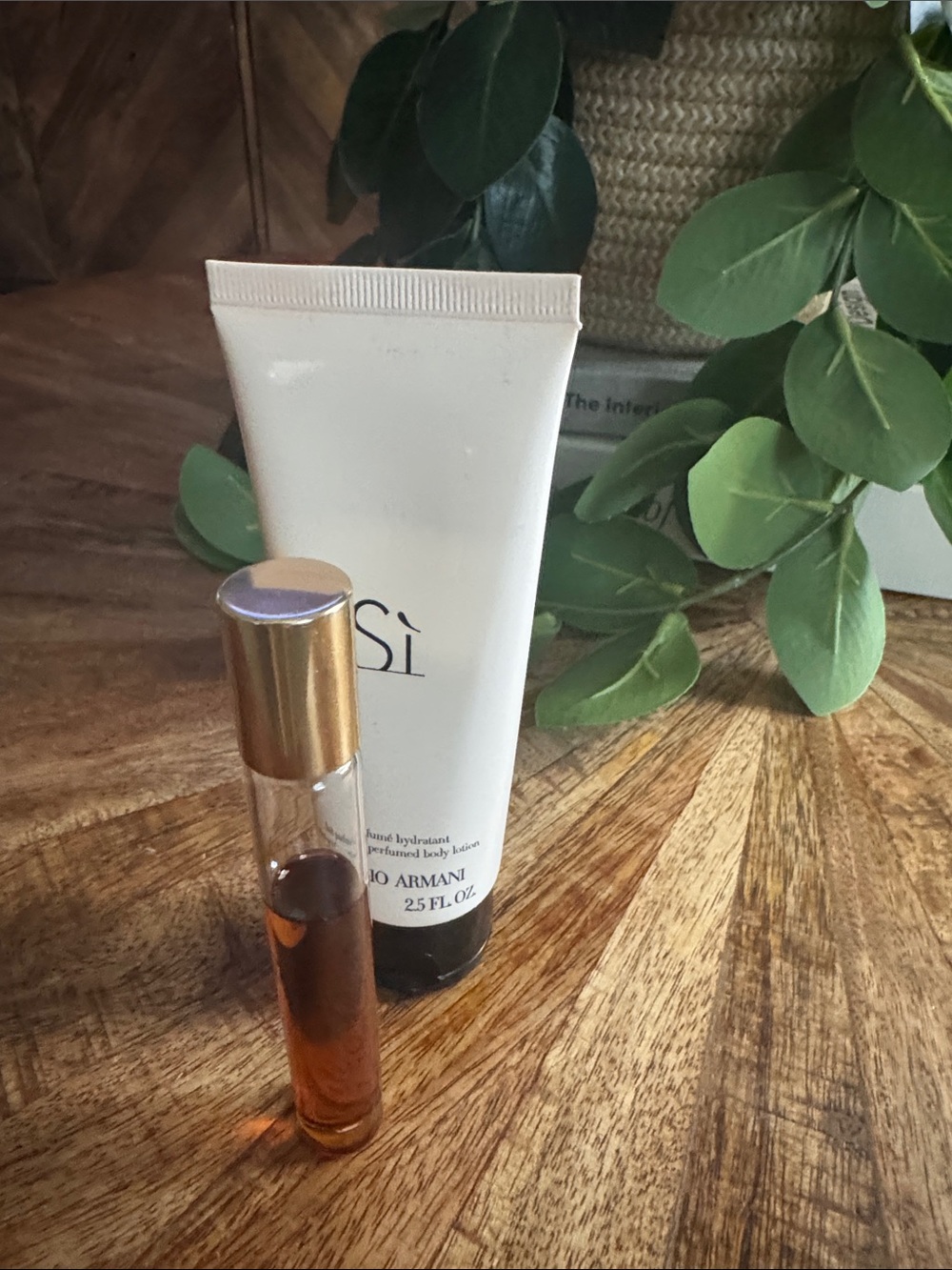 Giorgio Armani Sì Body Lotion Tube and Amber Roller Perfume - Picture 4 of 4